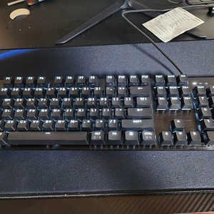 로지텍 G413 SE 풀배열 기계식 게이밍 키보드 + 장패드 세트 판매