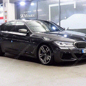 BMW 5시리즈 중고 BMW 중고 5시리즈 중고차 할부 회색 2022년식 11,918km M550i xDrive 중고차량