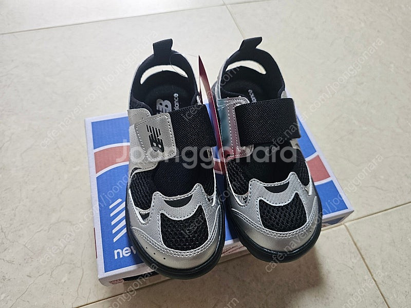 뉴발란스 프리들 200 새상품 그레이--1