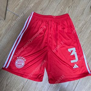 토트넘 손흥민(7번), 바이에른뮌헨 김민재(3번), PSG 이강인(19번), 네이마르(10번), 레알 음바페(9번), 맨시티 더브라이너(17번), 홀란(9번), 아스날 제주스(9번