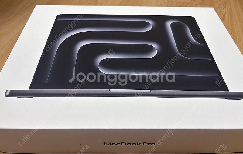 애플 맥북 프로 14 M4 프로 12코어 24g 팝니다--2