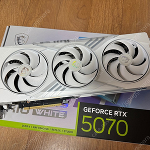 MSI RTX 5070 게이밍 트리오 OC 화이트 D7 12GB 트라이프로져4