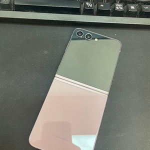 갤럭시Z플립5 라벤더 512GB 무잔상 상태좋은 중고34만팝니다.