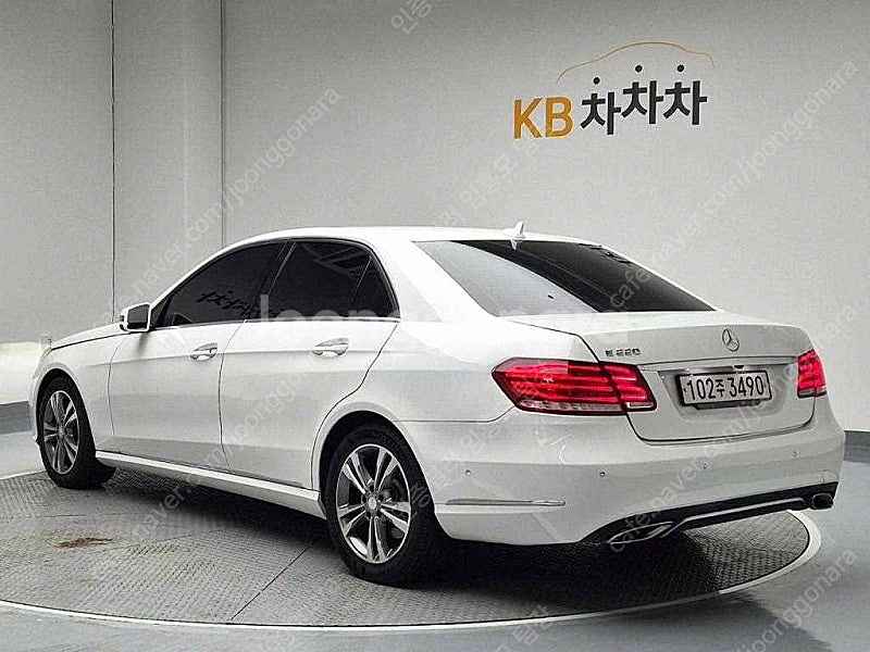 벤츠 E클래스 중고 벤츠 중고 흰색 2016년식 E22...--3