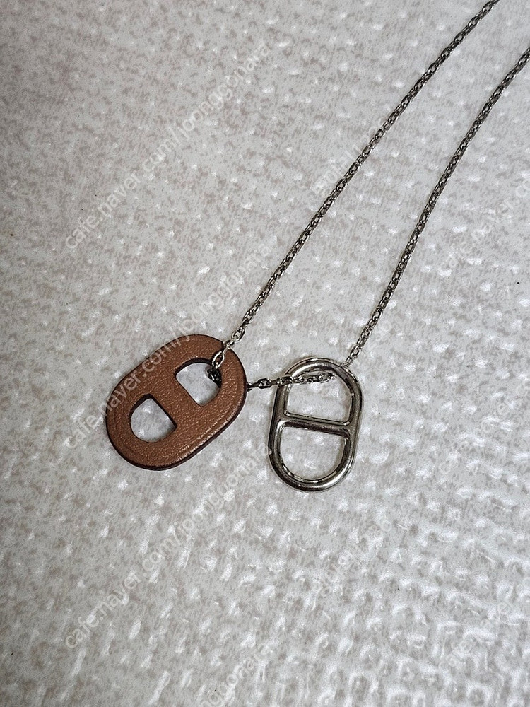 [정품] 에르메스 오메일론 목걸이 (골드 가죽 + 실버 체인) 판매합니다!! / 가격 인하--1