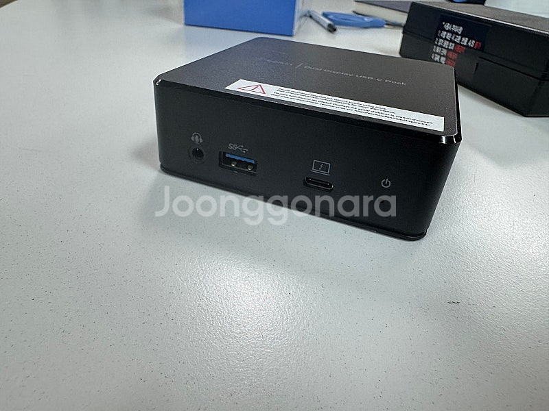 Belkin 듀얼 디스플레이 USB-C 독 판매합니다--1