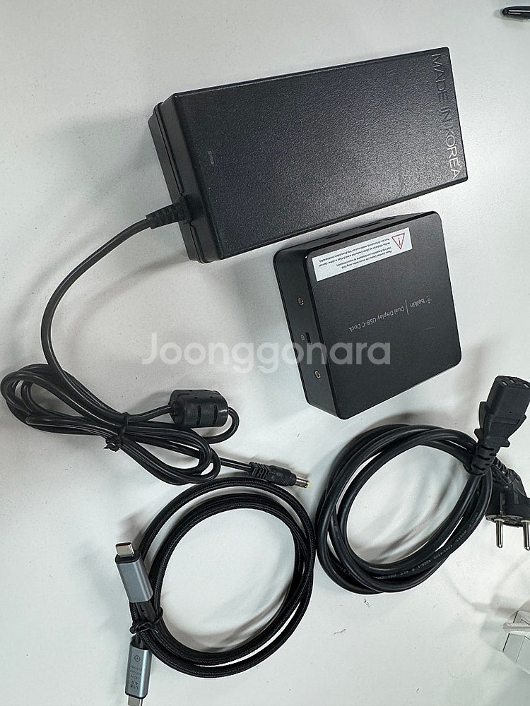 Belkin 듀얼 디스플레이 USB-C 독 판매합니다--2