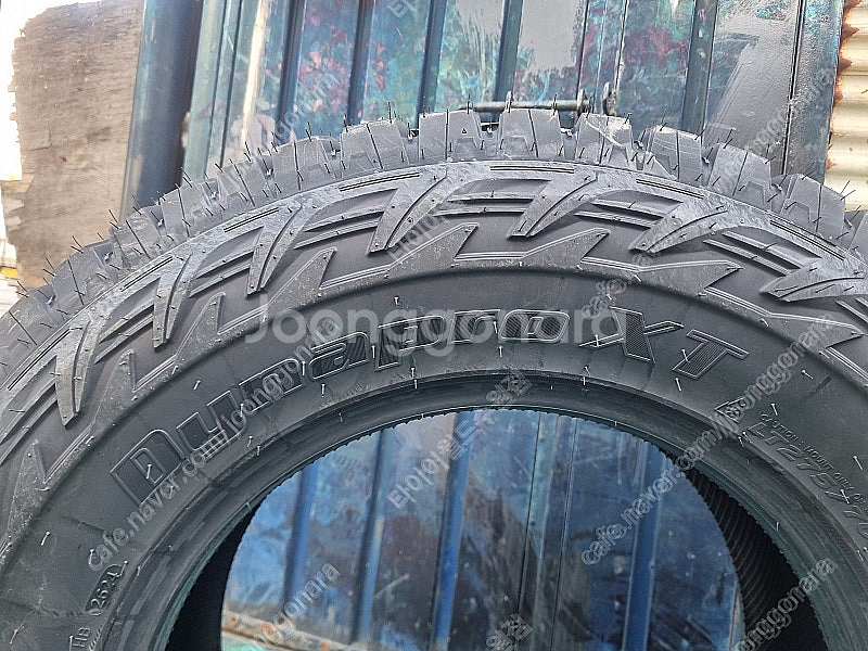 [판매] 포드 브롱코 XT 275 70 18 RT타이어...--0