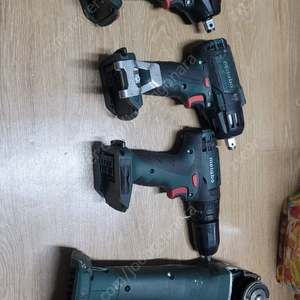 메타보....임팩렌치..충전그라인더...함마드릴....베어툴.....