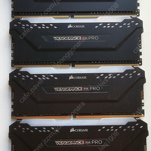 커세어 ddr4 vengeance rgb 32GB 팝니다(8GB*4)