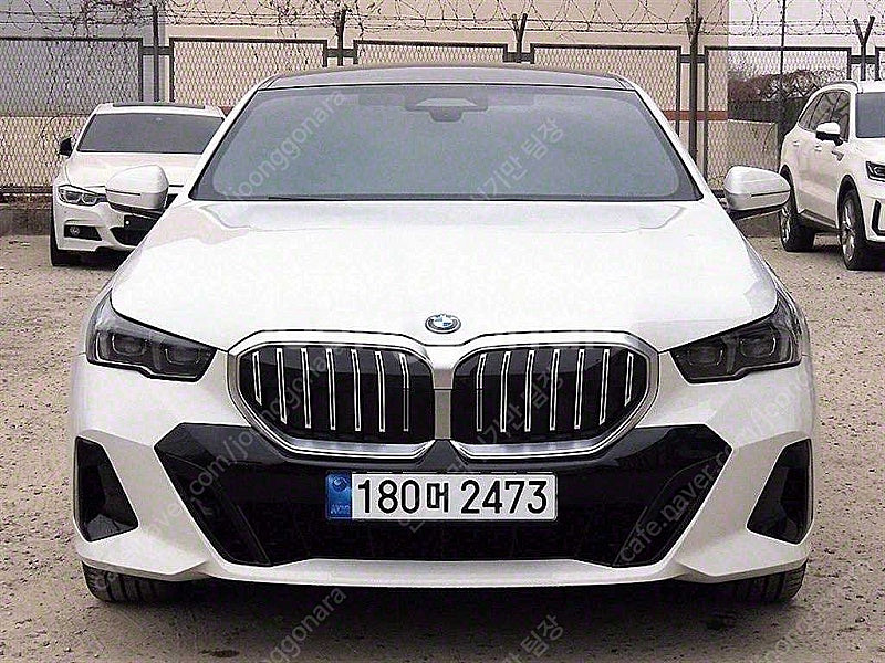 흰색 BMW 5시리즈 중고 M 스포츠 수입중고차 상담 ...--0