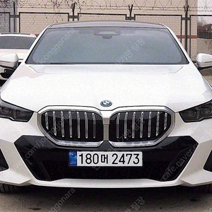 흰색 BMW 5시리즈 중고 M 스포츠 수입중고차 상담 항시 대기 5,391 km