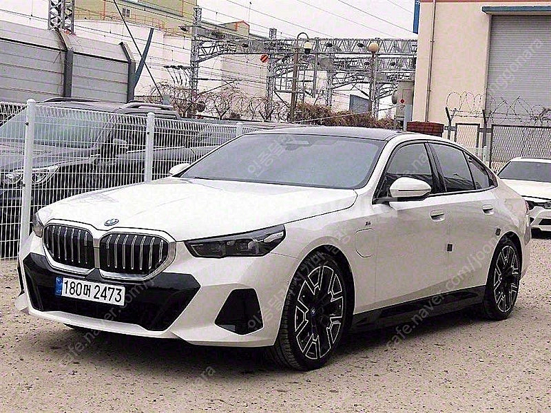 흰색 BMW 5시리즈 중고 M 스포츠 수입중고차 상담 ...--7