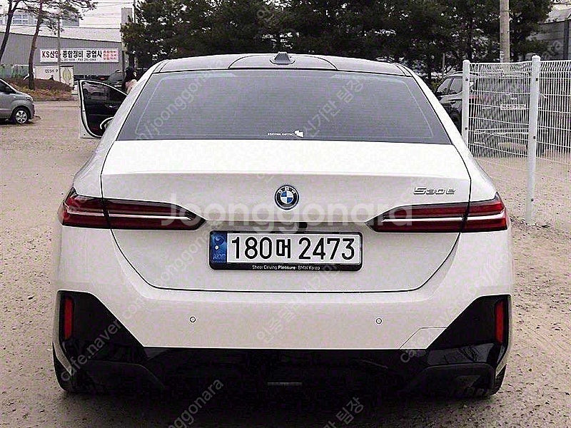 흰색 BMW 5시리즈 중고 M 스포츠 수입중고차 상담 ...--9