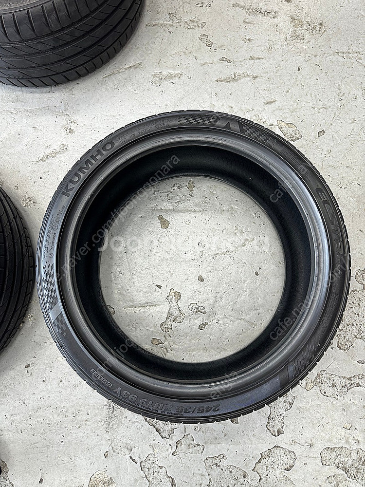 금호 엑스타 ps71 275 30 19 23년제작(주차 사진 참조)--3