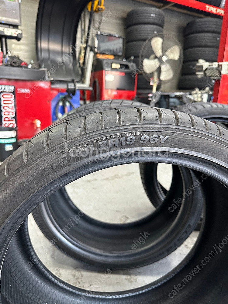 금호 엑스타 ps71 275 30 19 23년제작(주차 사진 참조)--5