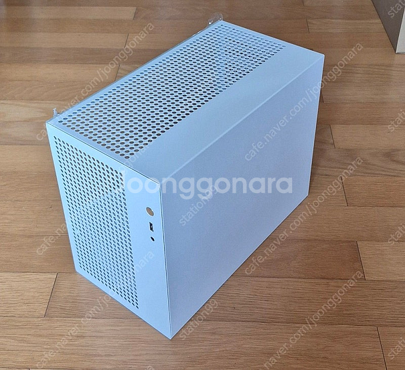 PC 케이스 (matx, itx) 미사용품 팝니다. (...--1