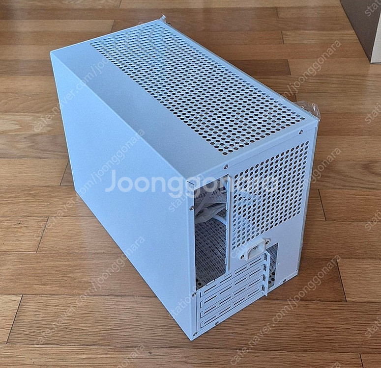 PC 케이스 (matx, itx) 미사용품 팝니다. (...--2