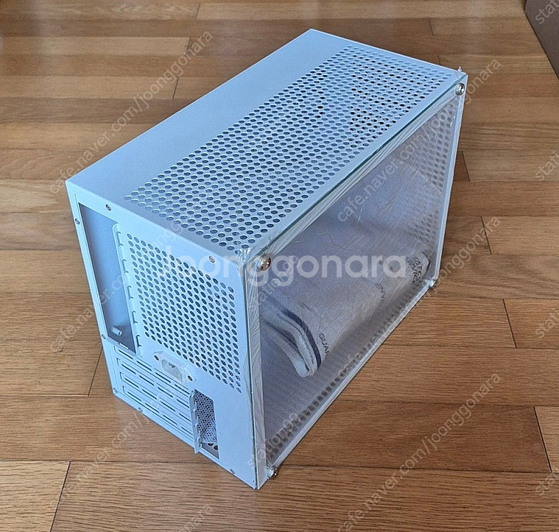 PC 케이스 (matx, itx) 미사용품 팝니다. (...--3