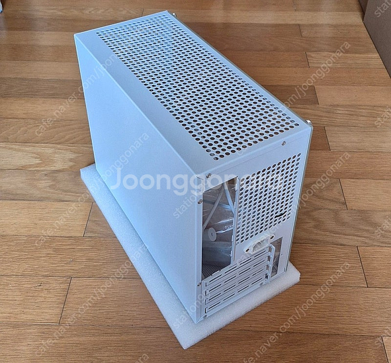 PC 케이스 (matx, itx) 미사용품 팝니다. (...--9
