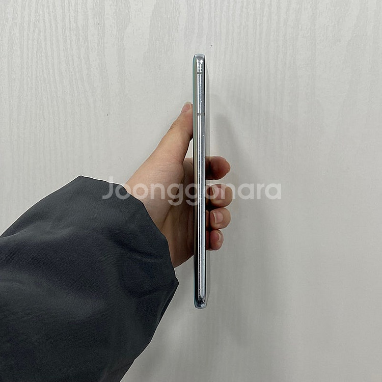 71802 갤럭시S21플러스 256기가 실버 공기계 팝니다 20만원--3