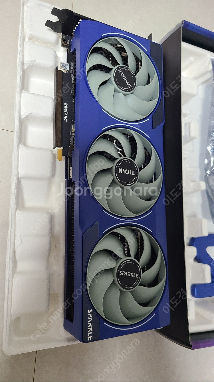 인텔 Arc B580 12GB 그래픽카드 팝니다--4