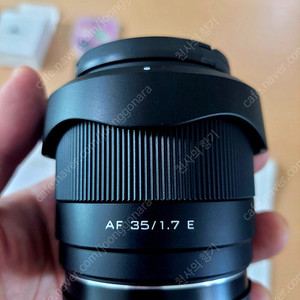 빌트록스 35mm f1.7(민트급 크롭렌즈)와 ND필터 포함 판매합니다.