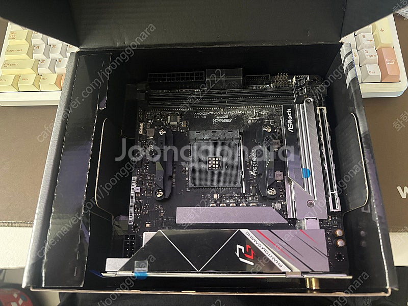 AMD 라이젠 5700x 정발 + B550 애즈락 팬텀...--3