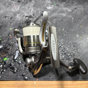 다이와 트라이소 SHOX 2500LB 릴 팝니다.