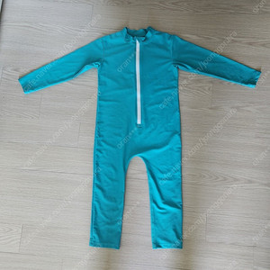 알로하포지(에그녹느낌)올인원 래쉬가드 수영복 사이즈 5(105~110사이즈)