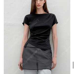 아뜰리에 나인 LOND CREASE TUCK UNBAL BLOUSE 티셔츠 (블랙)