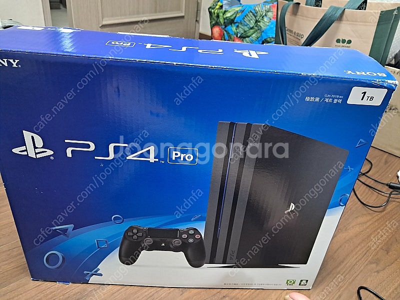 Ps4 프로 7017 1테라 팝니다 박스있음 최신펌--1