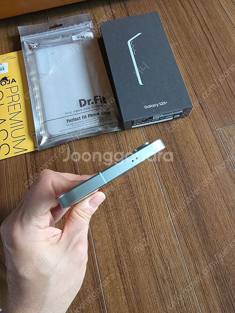 갤럭시 s25+ 512 자급제 민트급 박스셋 판매합니다--3