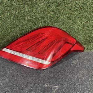 [판매] 제네시스EQ900 중고 후미등 데루등 테일램프 자동차중고부품 폐차장중고부품 수입차중고부품 판매점 구매 복원 불량 파손 수리 교체 리멘카