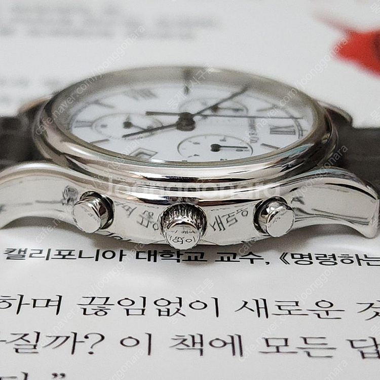 티파니앤코 에나멜 탑 크로노그래프 남성시계--4
