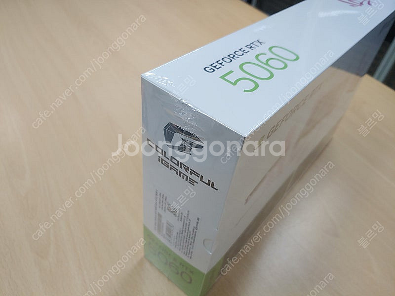 컬러풀 울트라 화이트 5070(80만) 5060(47만...--9