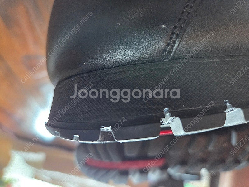 프라다 8사이즈(270-275) 팝니다--6