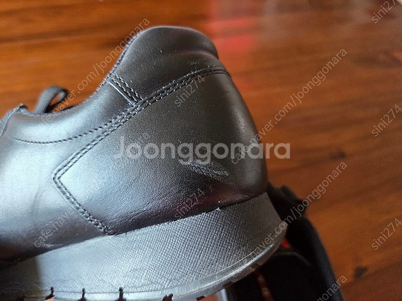 프라다 8사이즈(270-275) 팝니다--7