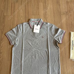 몽클레어 반팔 카라티셔츠 그레이 L,XL 새제품