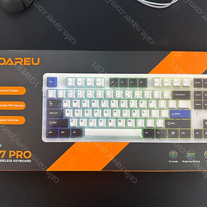 다얼유 ek87pro 유무선, ek106pro 8k 유선 (2개) 기계식 키보드 팝니다.