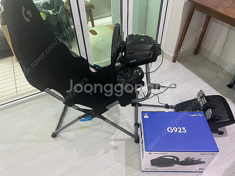로지텍 G923 레이싱휠과 플레이시트 세트--1