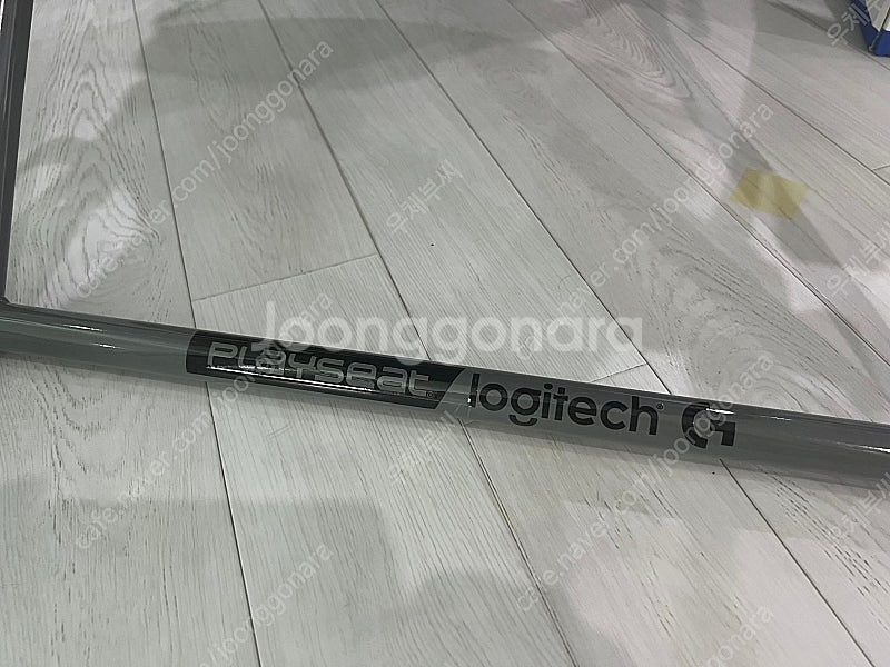 로지텍 G923 레이싱휠과 플레이시트 세트--3