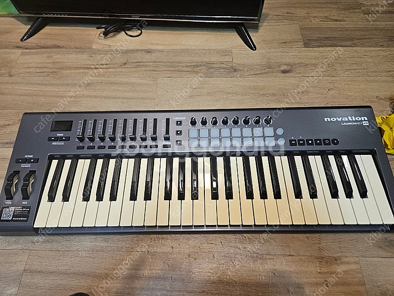 novation launchkey49 미디건반--0