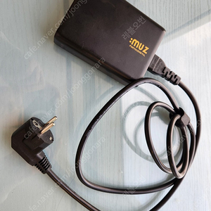 아이뮤즈 200W GAN 멀티 충전기 팝니다
