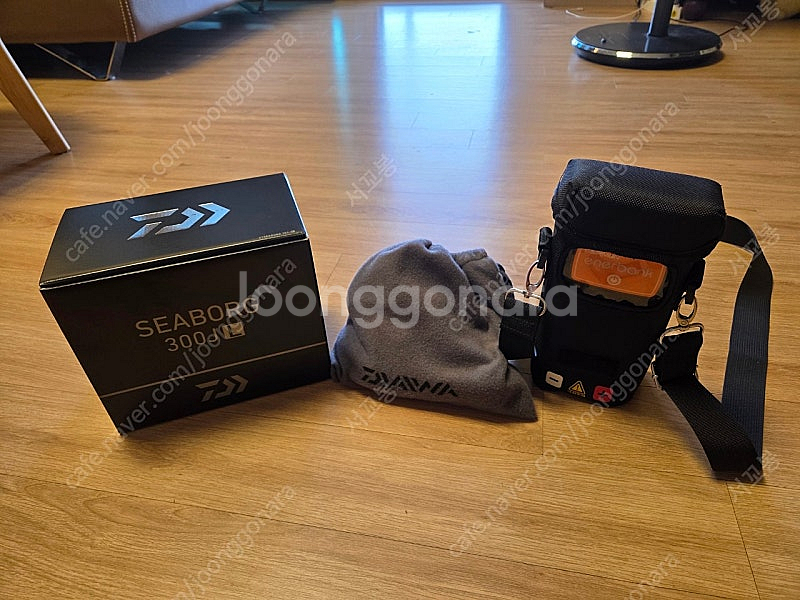 21시보그 300JL(좌핸) 내수용 신품급 및 페어맨 에너뱅크 10500 함께 판매합니다.(3km, 5시간 사용)--1