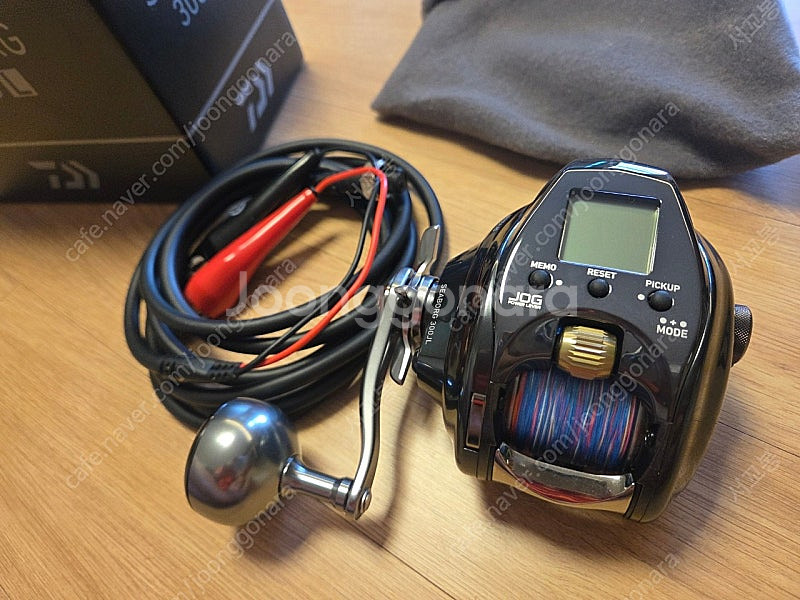 21시보그 300JL(좌핸) 내수용 신품급 및 페어맨 에너뱅크 10500 함께 판매합니다.(3km, 5시간 사용)--0