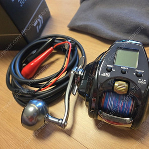 21시보그 300JL(좌핸) 내수용 신품급 및 페어맨 에너뱅크 10500 함께 판매합니다.(3km, 5시간 사용)