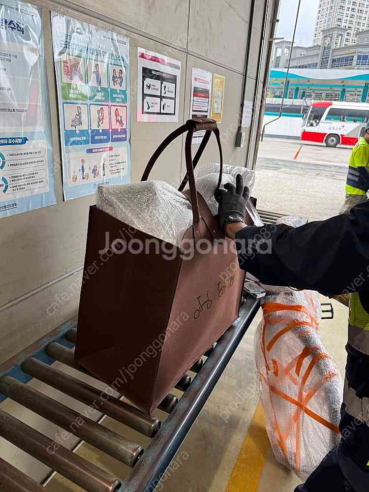 브롬톤 T라인 4단 미드바 24년식 650만원--0