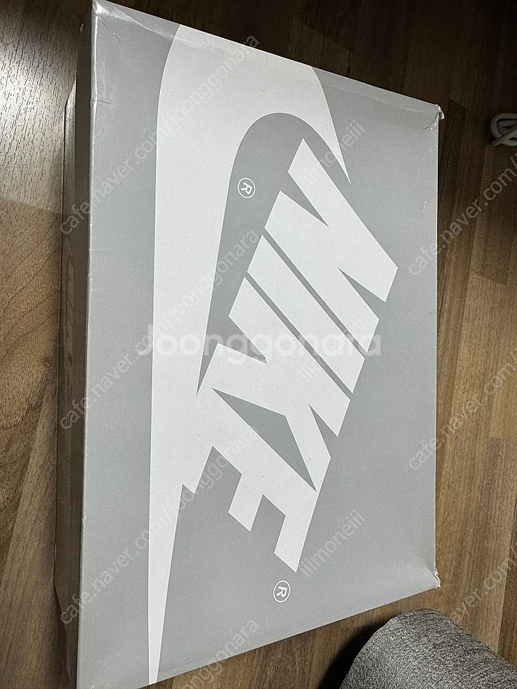 나이키 반달하이 슈프림 메탈릭 팩 블랙 255 새제품--1