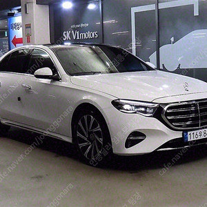 벤츠 E클래스 중고 벤츠 중고 승용차 2024년식 2,688km E300 4MATIC 익스클루시브 중고차카페